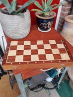 Vintage schaakbord kist met houten schaakstukken, Hobby en Vrije tijd, Gezelschapsspellen | Bordspellen, Ophalen of Verzenden