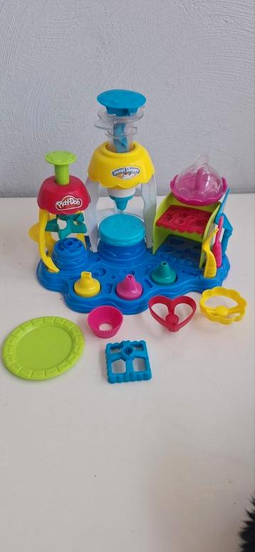 Play doh klei set voor cupcakes beschikbaar voor biedingen