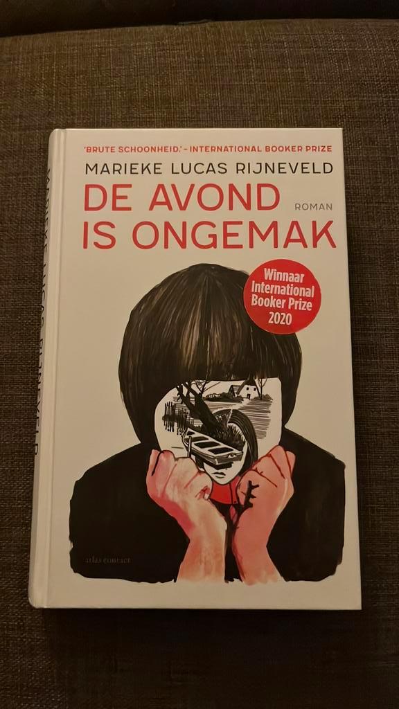 Marieke Lucas Rijneveld - De avond is ongemak, Boeken, Literatuur, Zo goed als nieuw, Ophalen of Verzenden