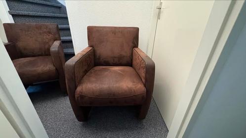 2 bruine Fauteuils met wielen., Huis en Inrichting, Fauteuils, Zo goed als nieuw, Stof, Ophalen