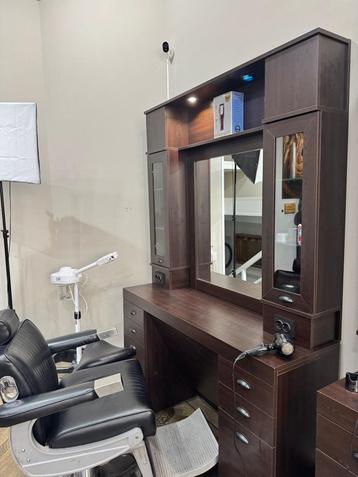 5x kappers spiegelmeubel met opbergruimte en verlichting beschikbaar voor biedingen