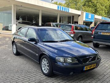 Volvo S60 2.4 170pk 1e eigenaar schuifdak AC=OK APK 9-2026 beschikbaar voor biedingen