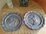 2 tinnen bordjes met afbeelding, Ophalen of Verzenden