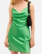 Monki jurk maat s 36 satin groen gedrapeerde hals satijn, Galajurk, Ophalen of Verzenden, Zo goed als nieuw, Maat 36 (S)