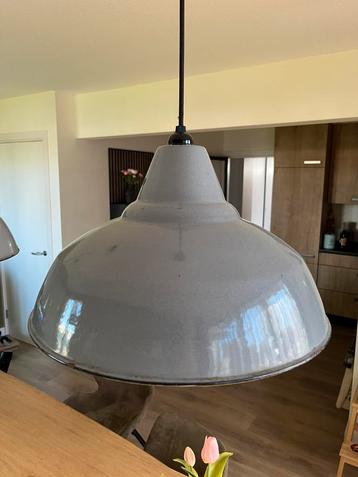 3 stuks emaile hang lampen industrieel  beschikbaar voor biedingen