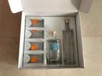 Glazen set met 4 glazen en 2 waterflessen met opdruk, nieuw, Glas of Glazen, Nieuw, Ophalen of Verzenden, Glas