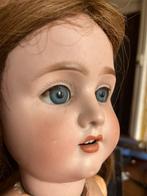 Porseleinen pop (bisque doll) ‘Schoenau & Hoffmeister’), Verzamelen, Poppen, Ophalen of Verzenden, Zo goed als nieuw, Pop