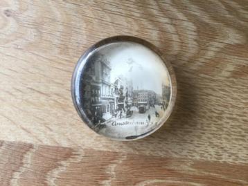 Oude paperweight van Amsterdam, gekocht bij de Bijenkorf. beschikbaar voor biedingen