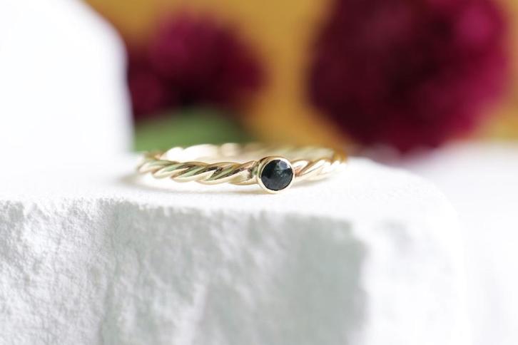 14 Karaat Gouden Ring met Blauwe Spinel, Sieraden, Tassen en Uiterlijk, Ringen, Zo goed als nieuw, Dame, 18 tot 19, Goud, Goud