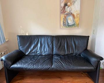 Iconische Cassina Palmaria 2-zits van Vico Magistretti beschikbaar voor biedingen