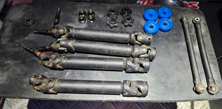 Traxxas Maxx Onderdelen - Aandrijfassen, Stuurstangen, Hobby en Vrije tijd, Modelbouw | Radiografisch | Auto's, Gebruikt, Ophalen of Verzenden