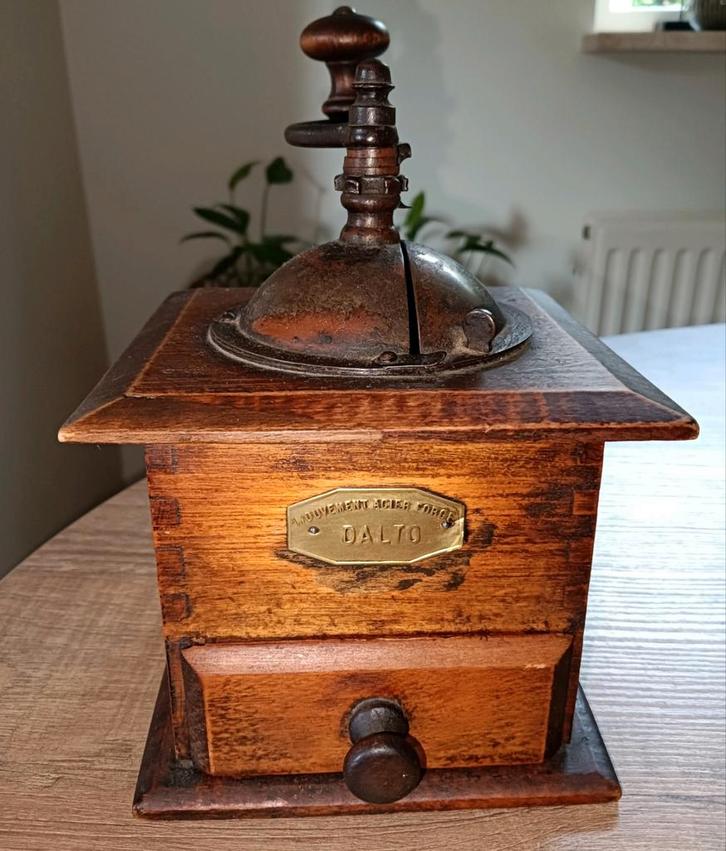 Antieke Dalto Koffiemolen, Antiek en Kunst, Antiek | Keukenbenodigdheden, Ophalen of Verzenden