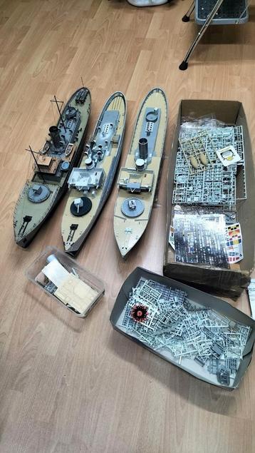 2x Revell Flower class corvette 1:72 schaal  beschikbaar voor biedingen