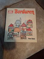 Borduren idee boek door Nora Hana 1975, Ophalen of Verzenden, Zo goed als nieuw, Patroon