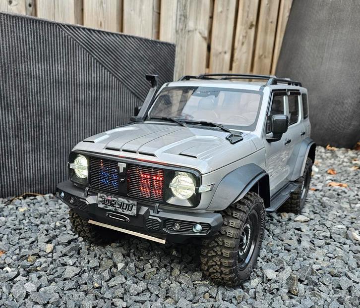 Km Traction Hobby Tank 300 ZGAN crawler/scaler 1/8, Hobby en Vrije tijd, Modelbouw | Radiografisch | Auto's, Zo goed als nieuw