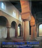 Romaanse kunst - Architectuur-Beeldhouwkunst-Schilderkunst, Ophalen of Verzenden, Zo goed als nieuw