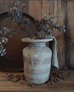 12353 P Nepalese houten melkkruik L, Verzenden