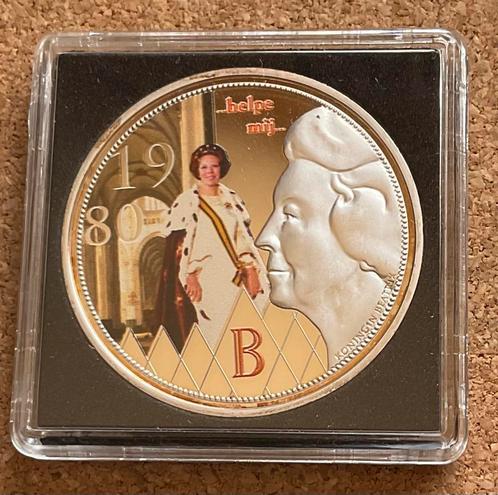 Penning - Koningin Beatrix Ingehuldigd op 30 April 1980, Postzegels en Munten, Penningen en Medailles, Overige materialen, Nederland