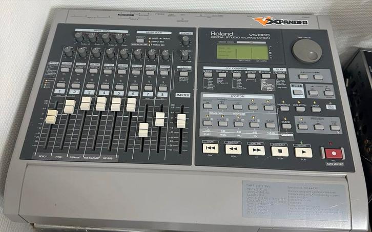 Roland VS-880 Digitale Studio Workstation, Muziek en Instrumenten, Mengpanelen, Gebruikt, Minder dan 5 kanalen, Microfooningang