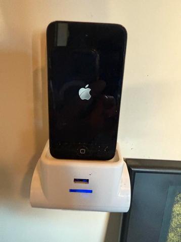 Multifunctionele 30-pins Dock Oplader: USB & 2x Stopcontact beschikbaar voor biedingen
