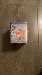 Pokemon tin, Avontuur en Actie, 1 speler, Ophalen of Verzenden, Zo goed als nieuw