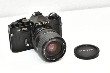 Petri spiegelreflexcamera + Petri 35-70mm lens + batterijen beschikbaar voor biedingen