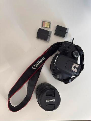 Canon EOS 4000D EF-S 18-55 + Thule camera tas + Hama statief beschikbaar voor biedingen