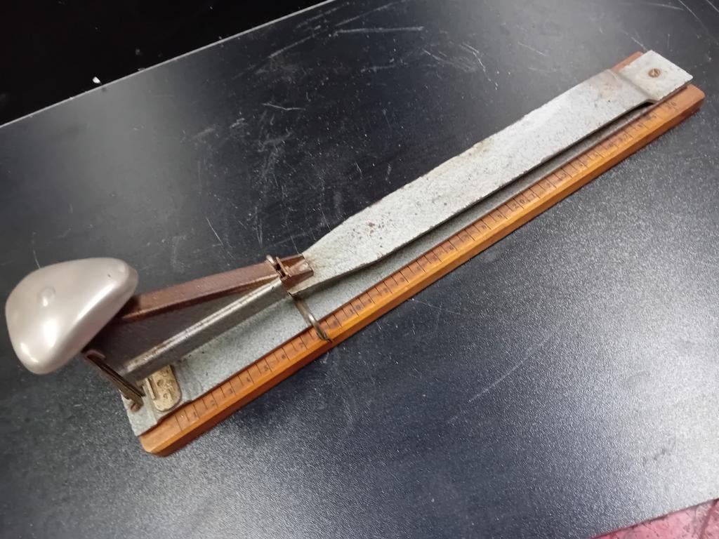 Antieke nietmachine, Antiek en Kunst, Ophalen of Verzenden