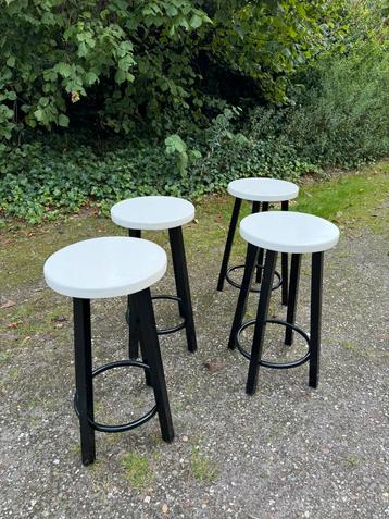 4 barkrukken (vintage/retro/jaren60) beschikbaar voor biedingen
