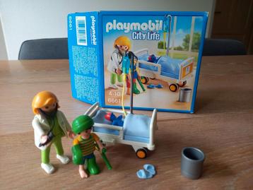 Playmobil Ziekenhuis kamer met dokter en jongen - 6661 COMPL beschikbaar voor biedingen