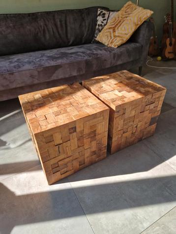2 Houten Bijzettafels - Vierkant 40cm beschikbaar voor biedingen