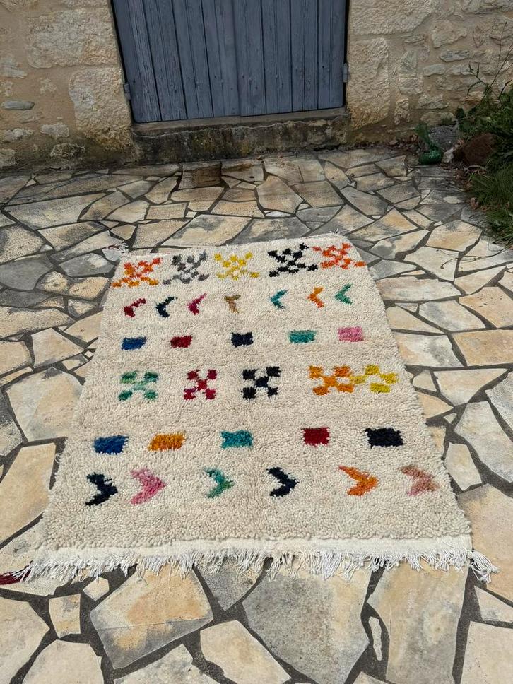 Handgeweven wollen vloerkleed uit Marokko, Huis en Inrichting, Stoffering | Tapijten en Kleden, Nieuw, 100 tot 150 cm, 100 tot 150 cm