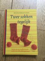 Twee sokken tegelijk, Ophalen of Verzenden, Breien, Patroon of Boek