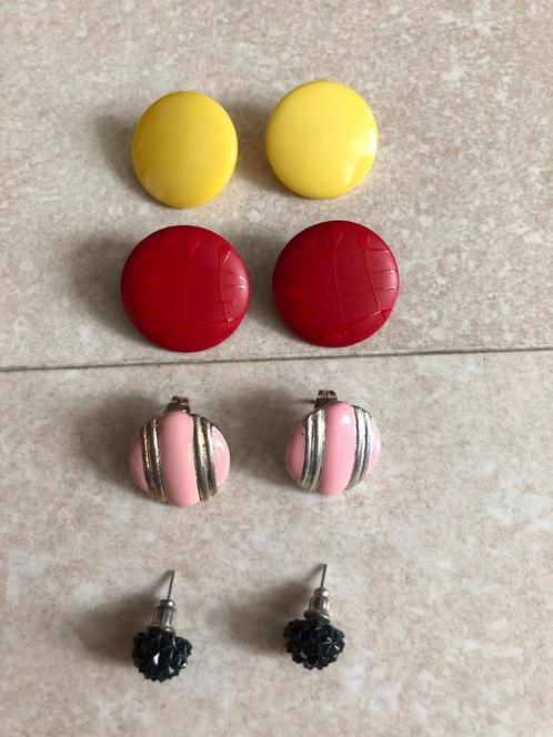 Vintage oorbellen, geel, rood, roze en zwart, oorstekers, Sieraden, Tassen en Uiterlijk, Oorbellen, Zo goed als nieuw, Knopjes of Stekers