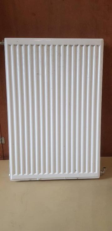 Nette radiator 60x80 te koop beschikbaar voor biedingen