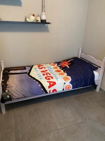 1 persoons bed eiken beschikbaar voor biedingen