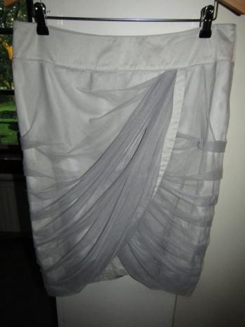 D992 EMMA mt 40-42 rok grijs tule vaste overslag beschikbaar voor biedingen