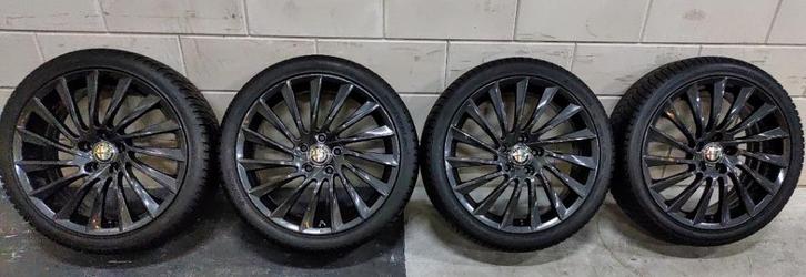 Alfa Romeo Giulietta 18" velgen met winterbanden, Auto-onderdelen, Banden en Velgen, Banden en Velgen, Winterbanden, 18 inch, 225 mm