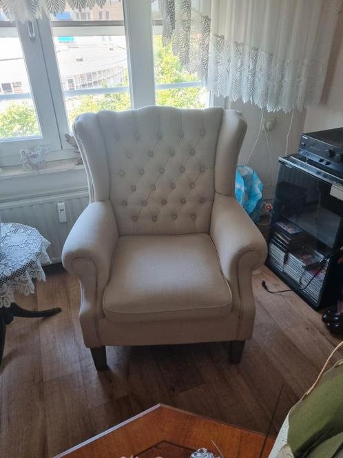Beige linnen oorfauteuil Nordan! Richmond interiors, Huis en Inrichting, Banken | Sofa's en Chaises Longues, Zo goed als nieuw