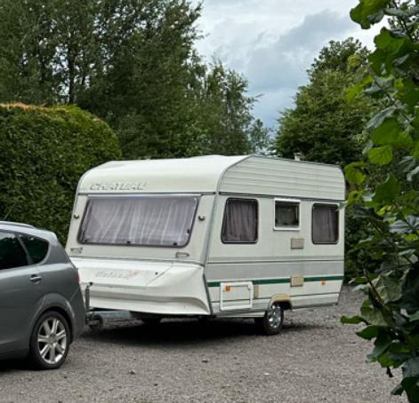 Caravan chateau 400 chiara voortent+luifel, Caravans en Kamperen, Caravans, Particulier, tot en met 4, Treinzit, Chateau, Vast bed