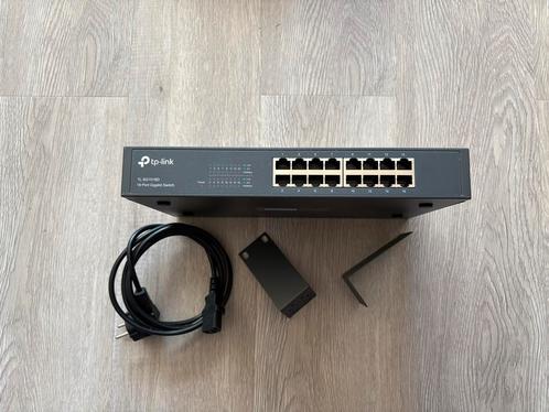 TP-Link TL-SG1016D 16-Poorts Gigabit Switch, Computers en Software, Netwerk switches, Gebruikt, Ophalen