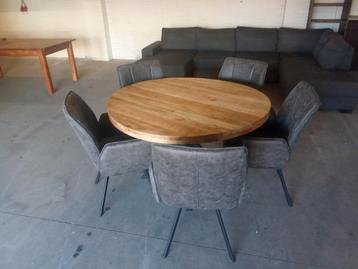 Mango houten ronde eettafel 130cm met 5 luxe stoelen beschikbaar voor biedingen