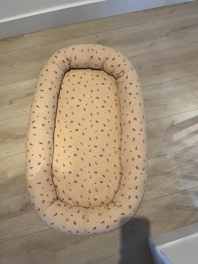 Babynestje met bladmotief, Kinderen en Baby's, Babywiegjes en Ledikanten, Ophalen, Zo goed als nieuw, Overige typen