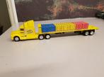 Te koop Freightliner 6x4 met opl. en lading 1/53 metaal, Ophalen of Verzenden, Nieuw, Bus of Vrachtwagen