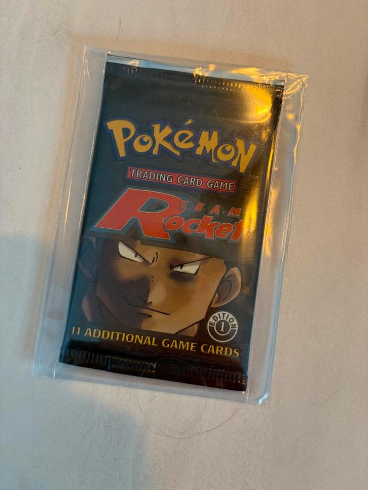 Team Rocket Booster Pack - 1st Edition - Sealed!, Hobby en Vrije tijd, Verzamelkaartspellen | Pokémon, Nieuw, Booster, Ophalen of Verzenden