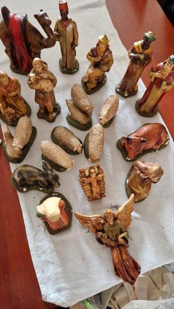 Antieke grote kerstgroep. (1987) beschikbaar voor biedingen