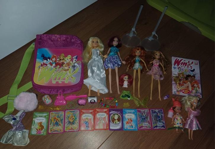 Grote Winx Club Bundel: Poppen, Kaarten, Tas & Meer!, Kinderen en Baby's, Speelgoed | Poppen, Gebruikt, Barbie, Ophalen of Verzenden