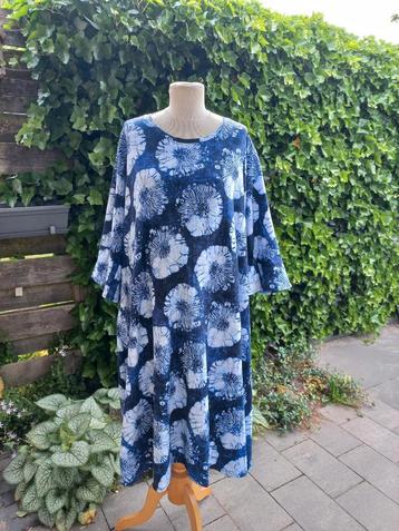 tuniek met trompetmouwen 46 48 50 52 54 56 58 60 62 64  beschikbaar voor biedingen