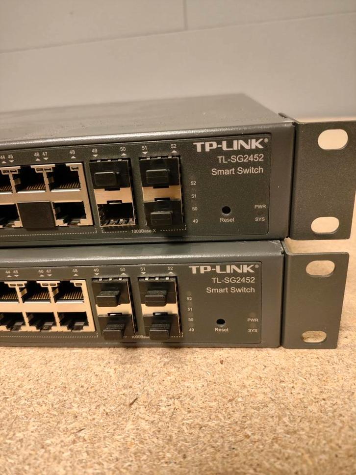 TP-SG2452 Smart Switch 2 stuks, Computers en Software, Netwerk switches, Gebruikt, Verzenden