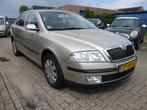 Skoda Octavia 1.6 Ambiente, Auto's, Voorwielaandrijving, Gebruikt, 4 cilinders, Beige